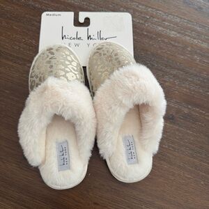 Nicole Miller New York Gold and Cream Slippers Size M